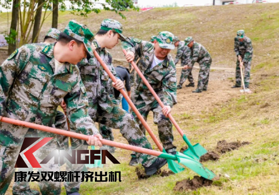 康發(fā)雙螺桿擠出機(jī)參與葛塘街道開展主題為“防范災(zāi)害風(fēng)險(xiǎn)，護(hù)航高質(zhì)量發(fā)展”宣傳活動(dòng)暨防汛搶險(xiǎn)應(yīng)急演練